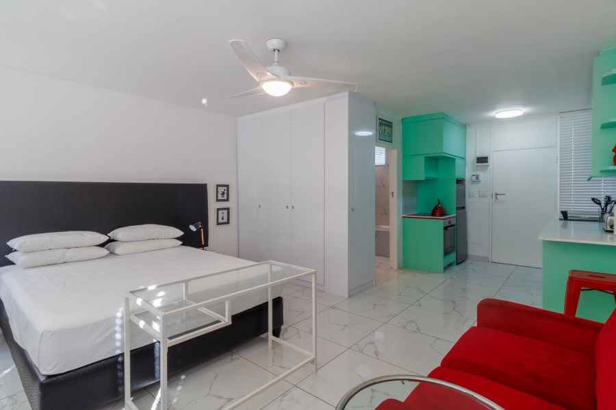 1 Bedroom Property for Sale in Sea Point Western Cape
